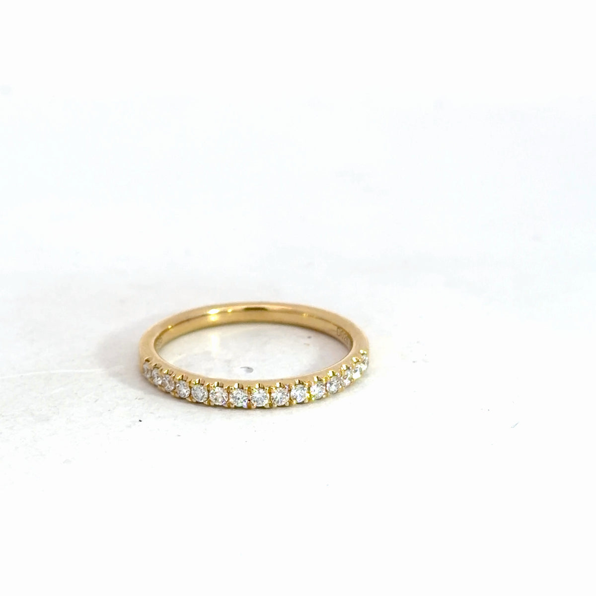 14k Yellow Gold Diamond Band .26cttw