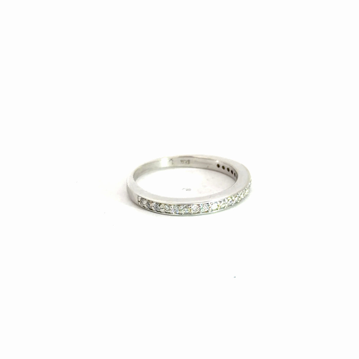 14k White Gold Diamond Band 1/4cttw