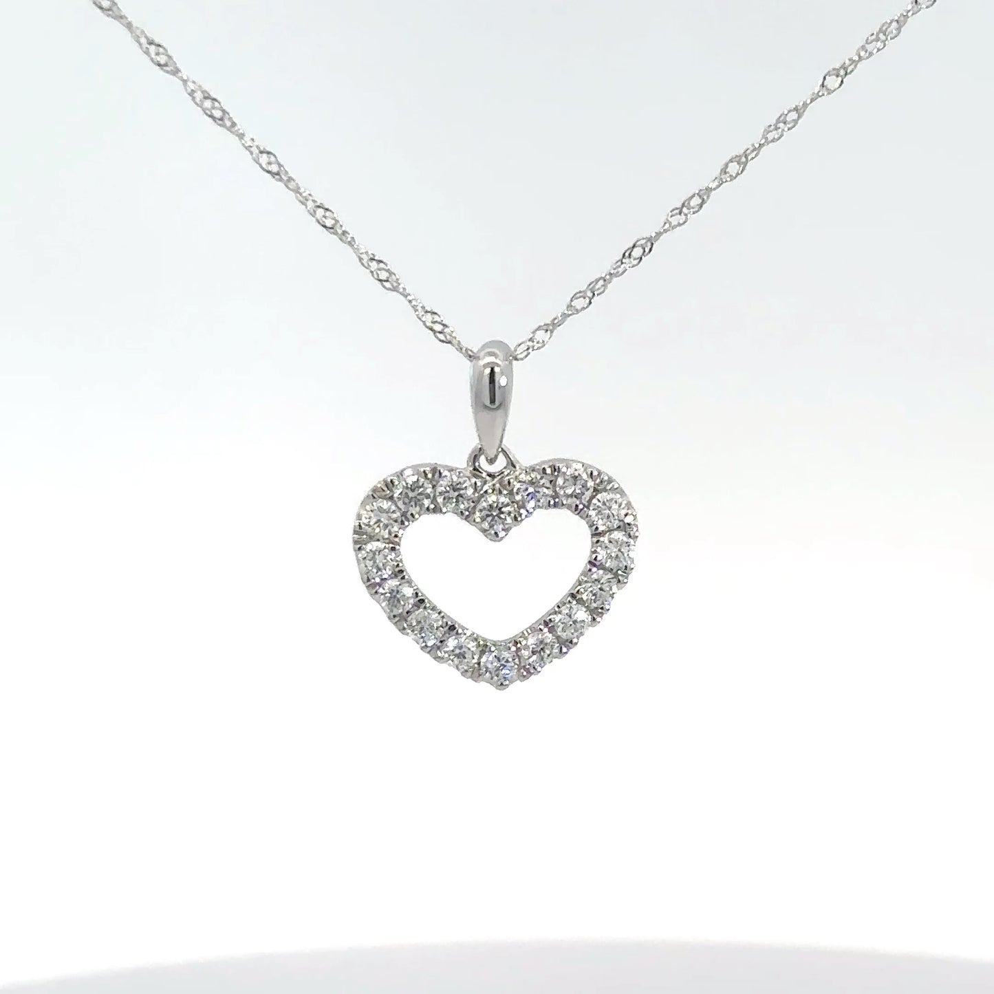 14k White Gold Diamond Heart .33cttw
