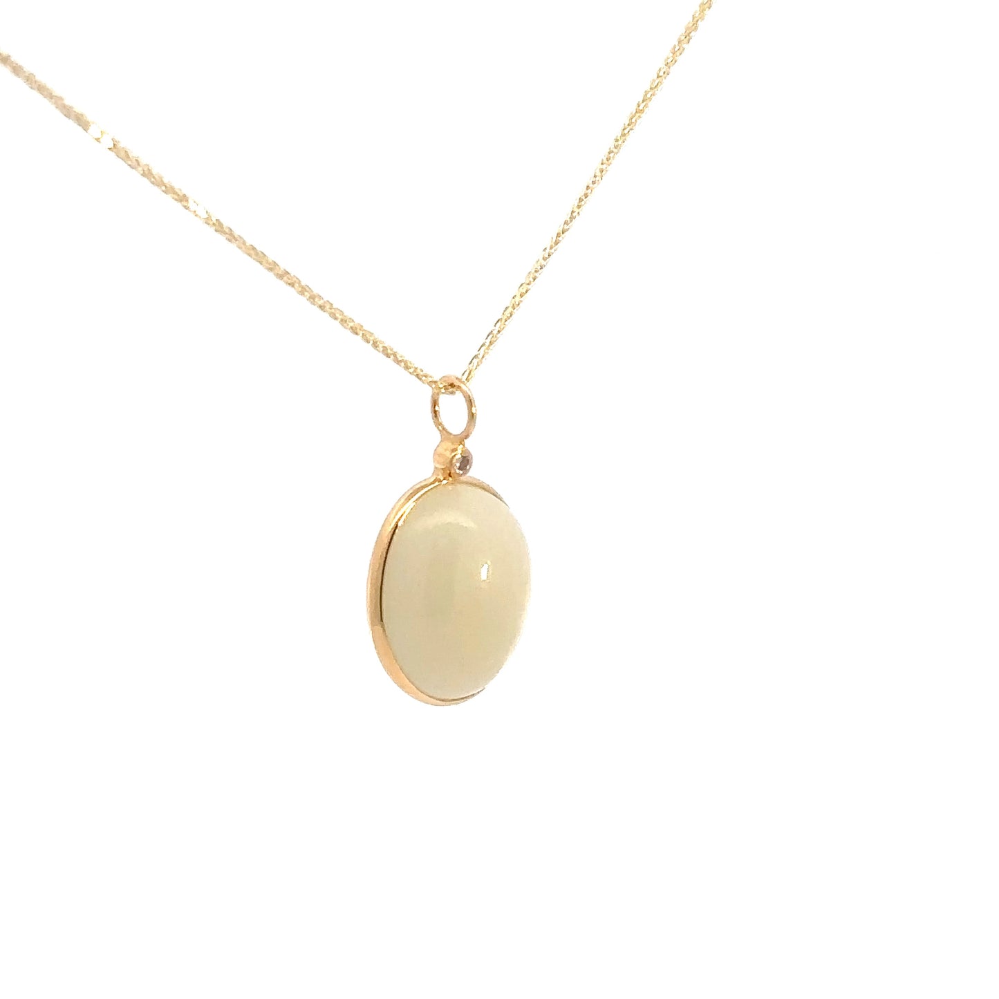 18k Yellow Gold Oval Moonstone Pendant