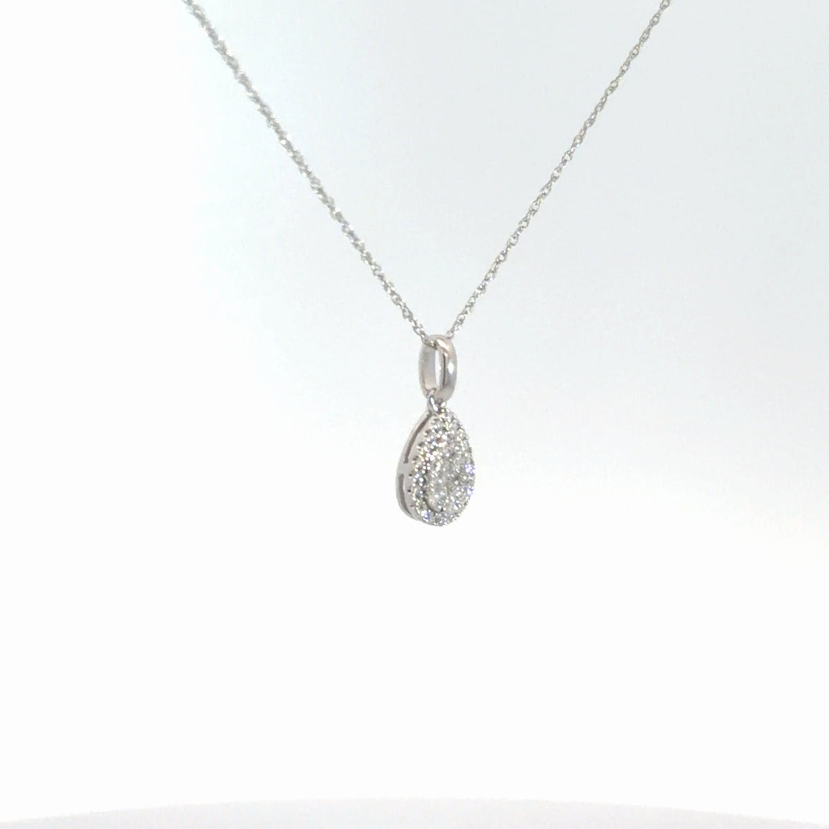 14k White Gold Diamond Cluster Pendant 1/4cttw