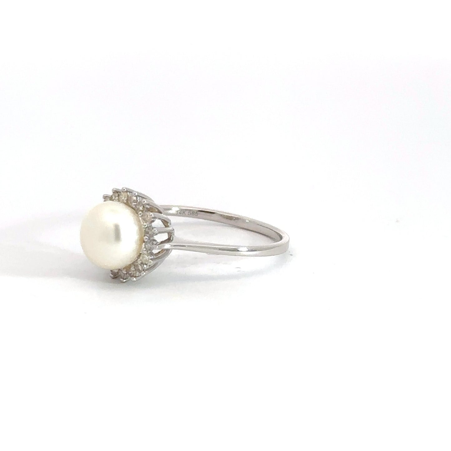 14k White Gold Diamond & Pearl Ring