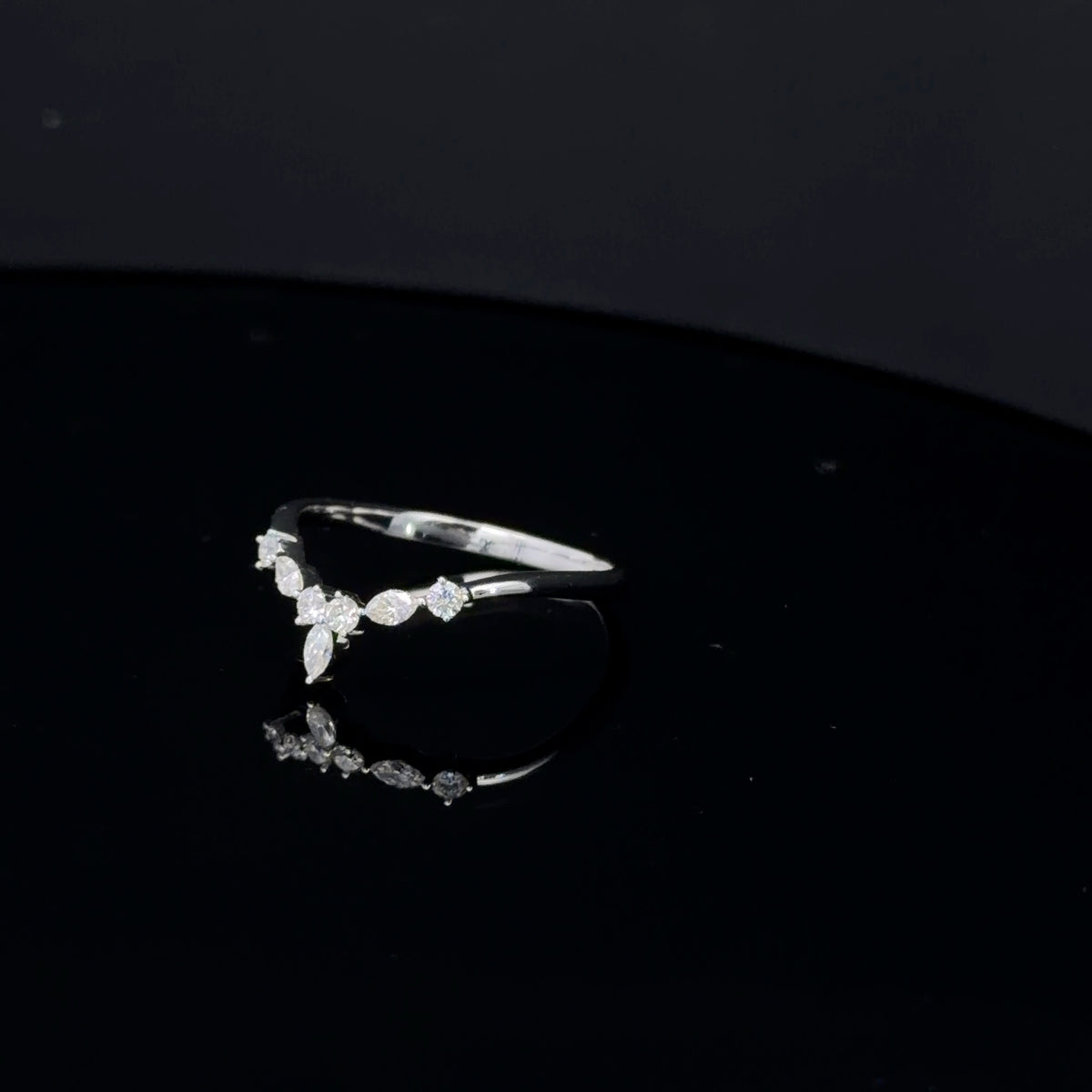 14k White Gold Diamond Contour Band .22cttw