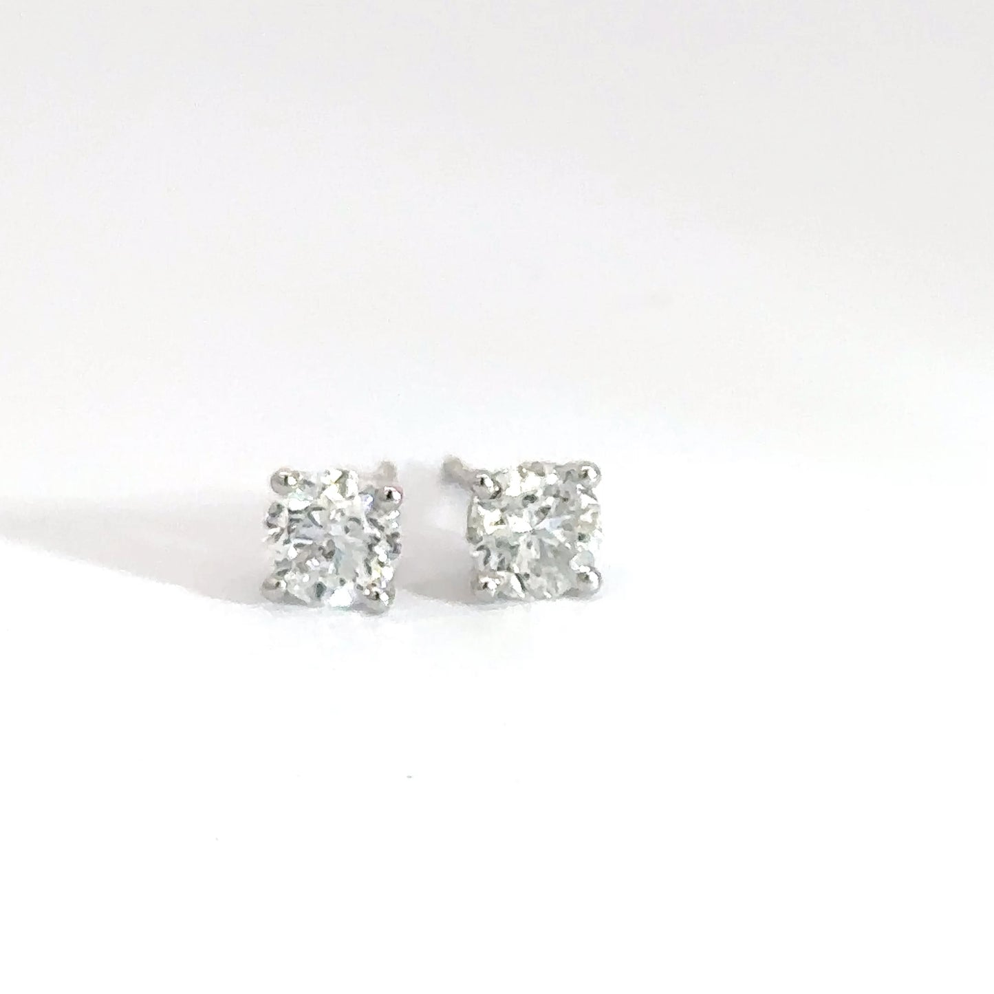 14k White Gold 1cttw Diamond Studs