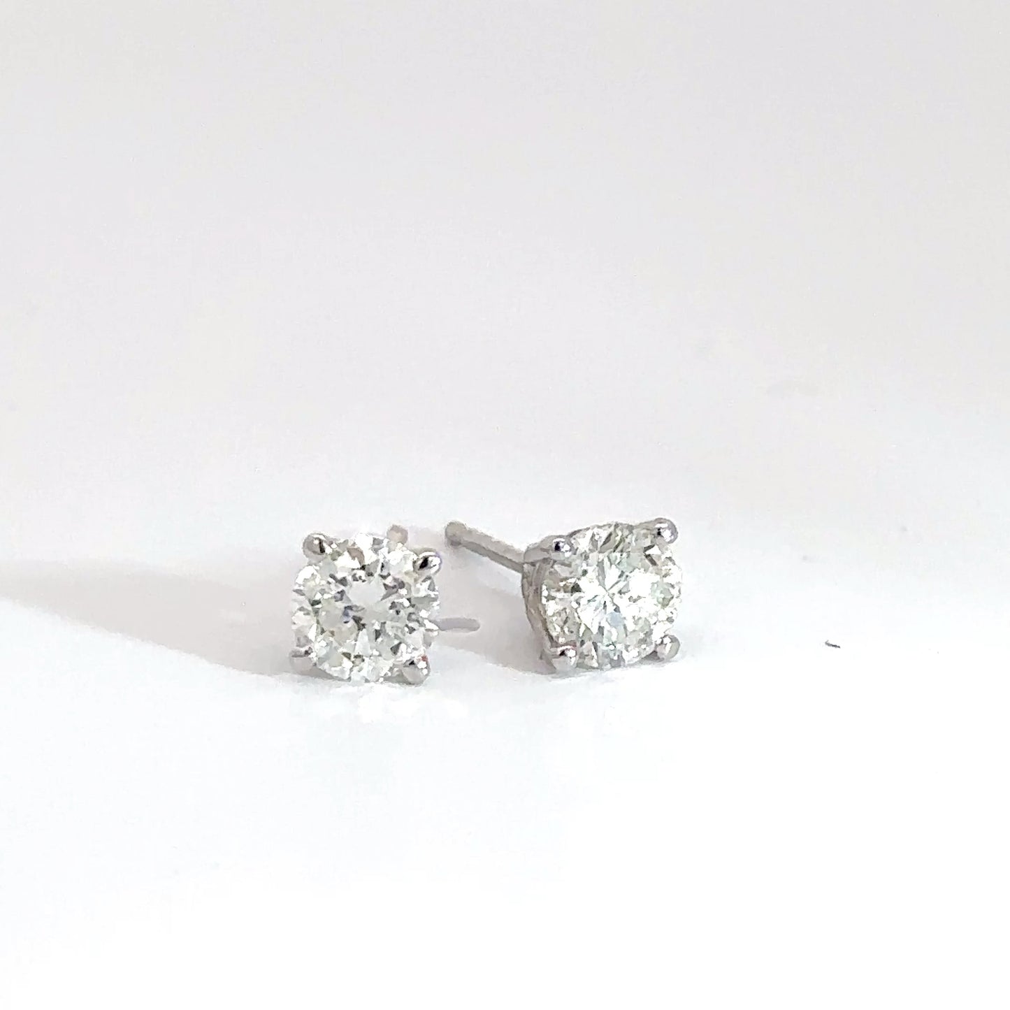 14k White Gold 1cttw Diamond Studs