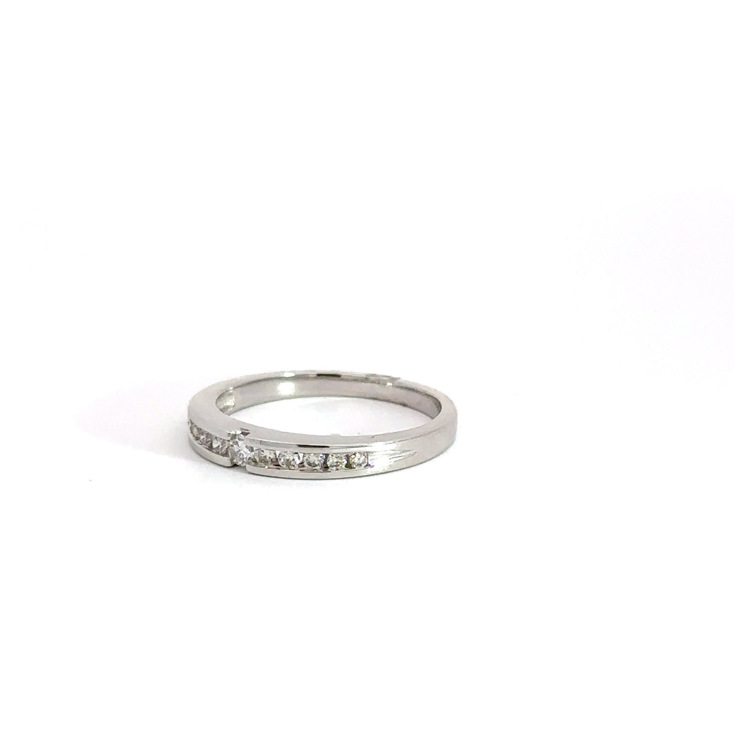 14k White Gold Channel Ring 1/4cttw
