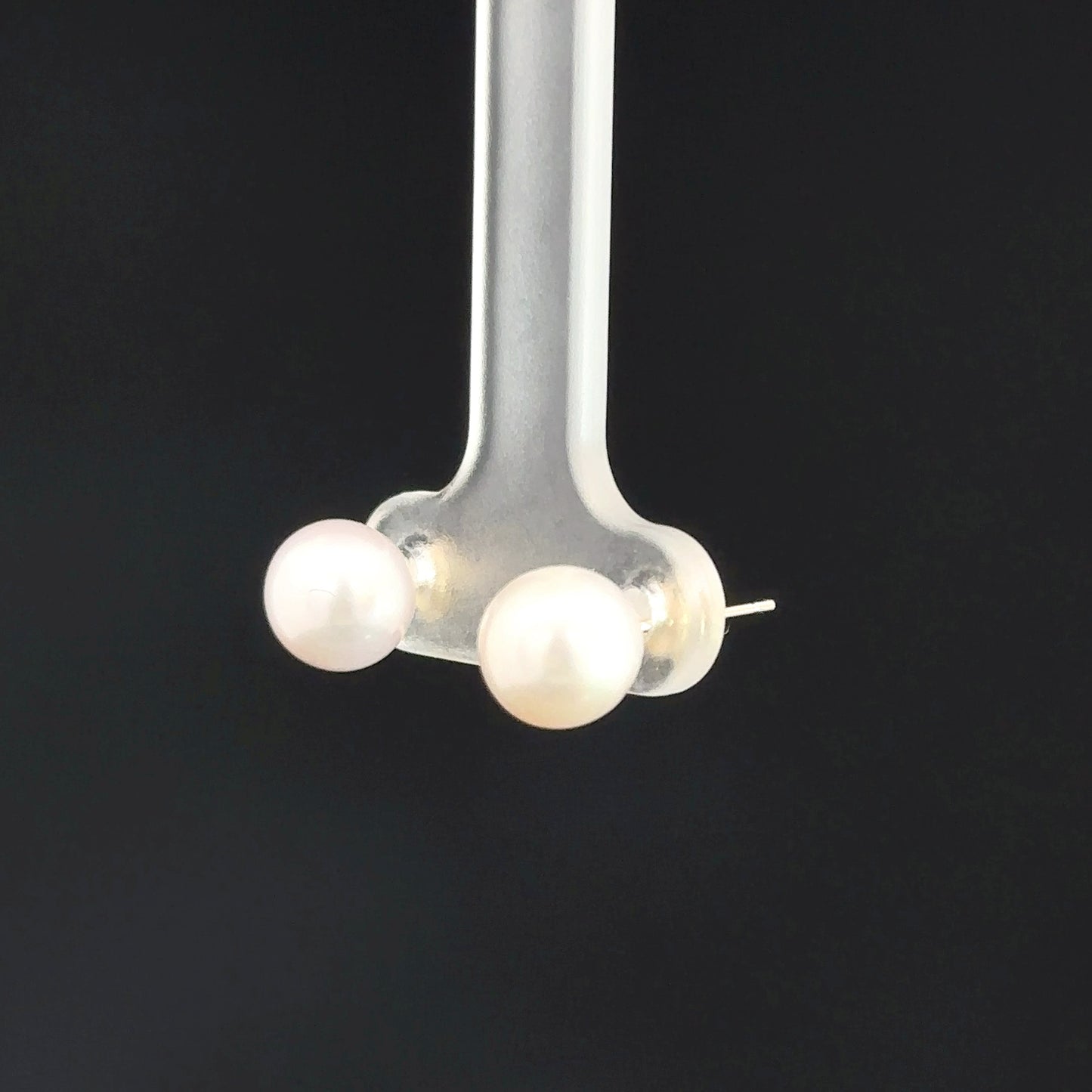 14k Yellow Gold 7.5-8mm Pearl Studs