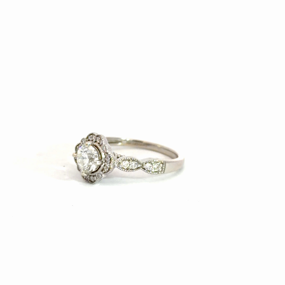 14k White Gold Floral Style Engagement Ring 1cttw