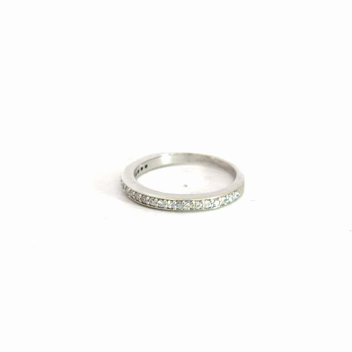 14k White Gold Diamond Band 1/4cttw