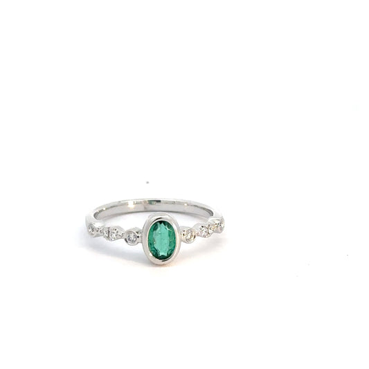 14k White Gold Emerald & Diamond Ring