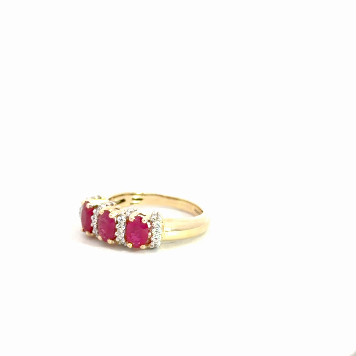 14k Yellow Gold Ruby & Diamond Ring 1/8cttw