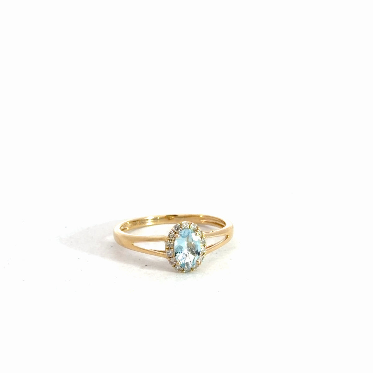 14k Yellow Gold Aquamarine & Diamond Ring