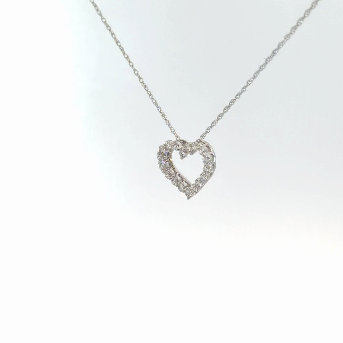 14k White Gold Diamond Heart Pendant 1/4cttw