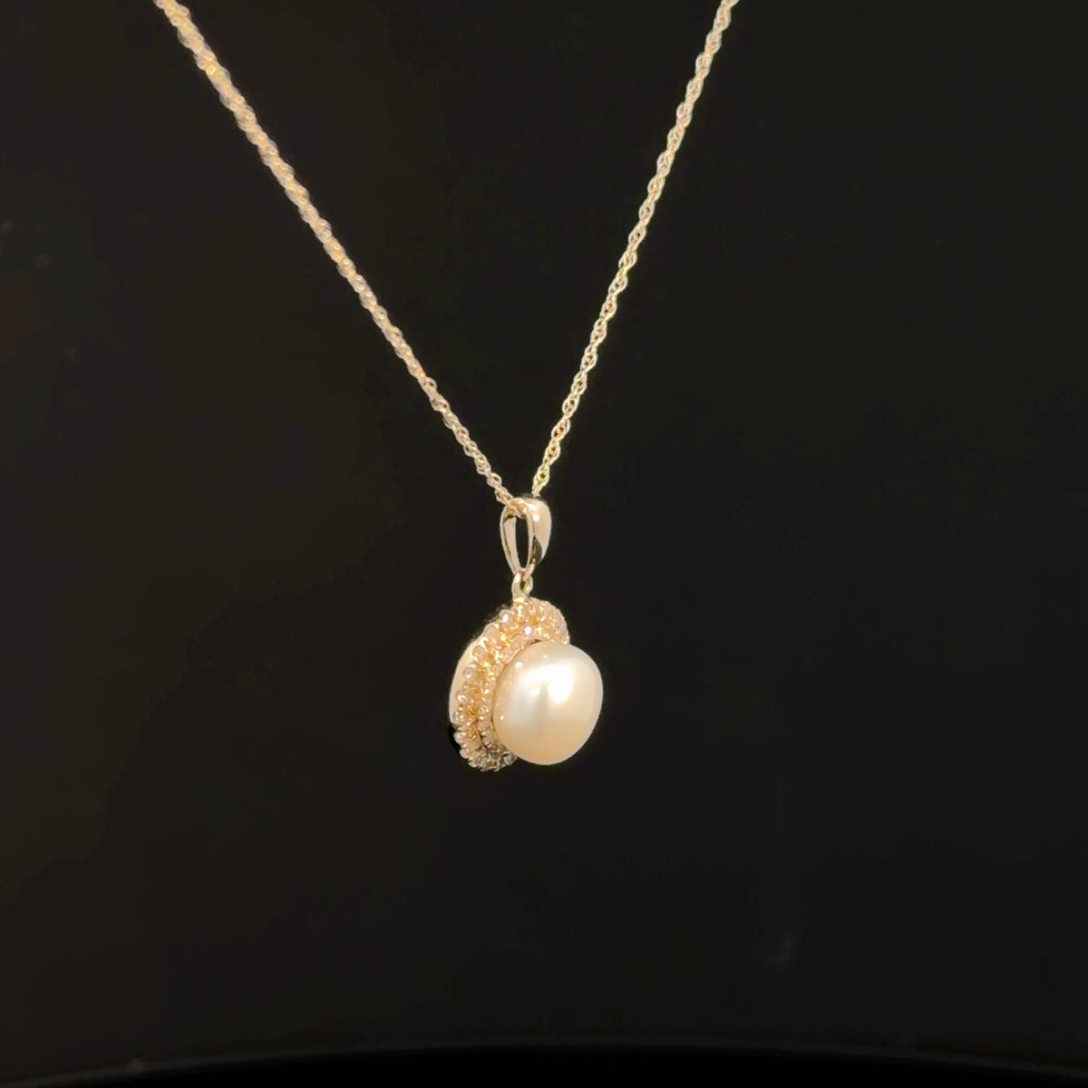 14k Yellow Gold Pearl & Diamond Necklace