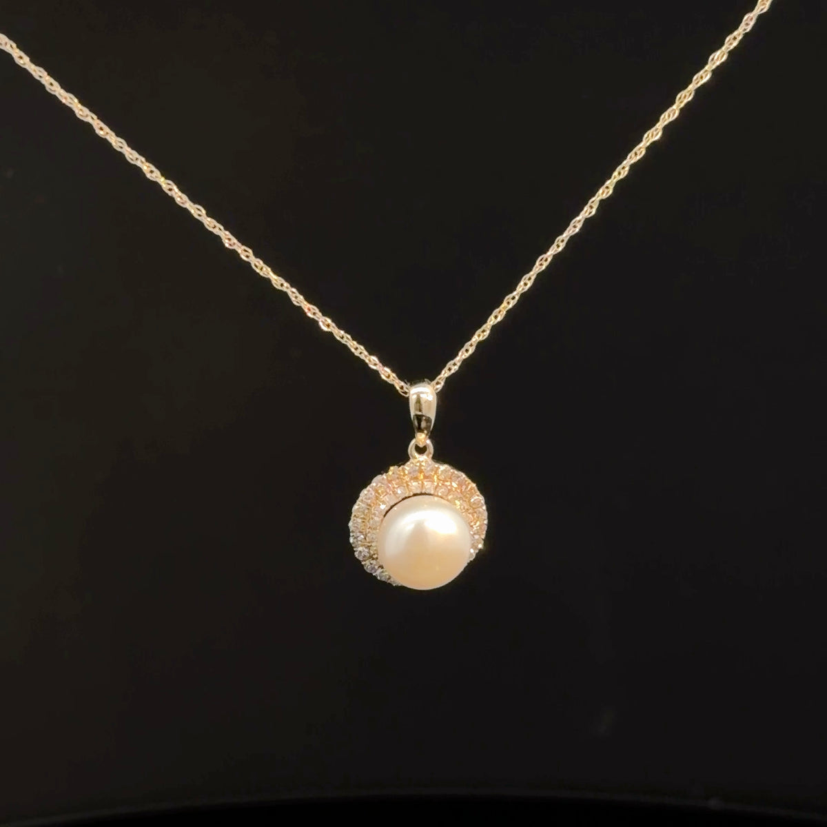 14k Yellow Gold Pearl & Diamond Necklace