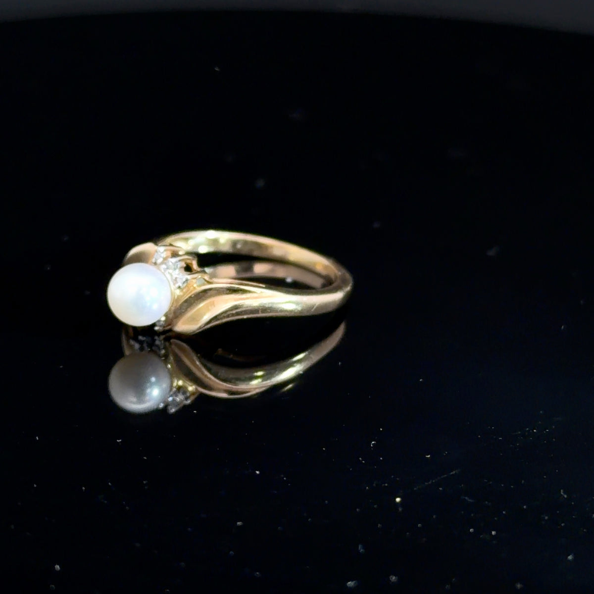 10k Yellow Gold Pearl Ring