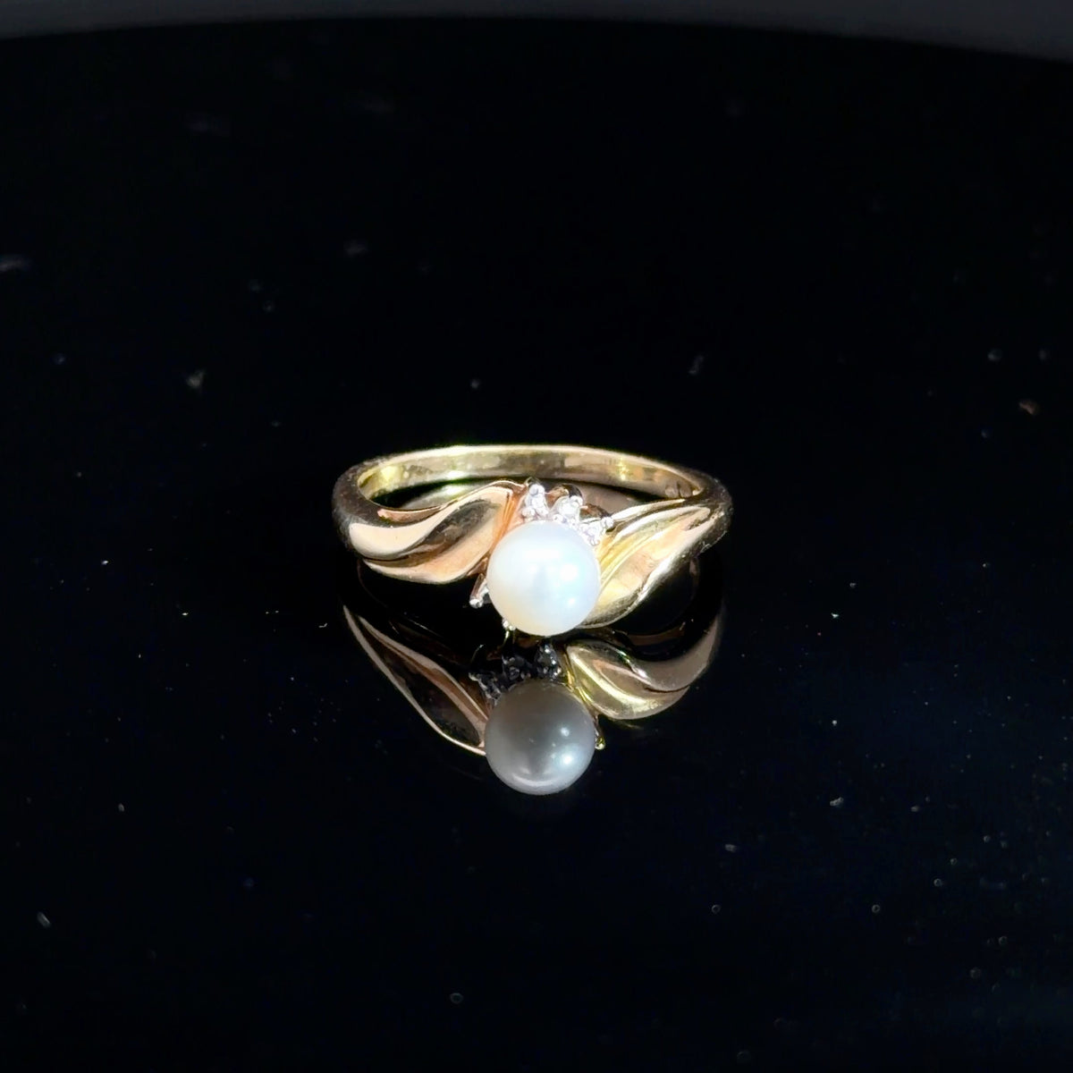 10k Yellow Gold Pearl Ring