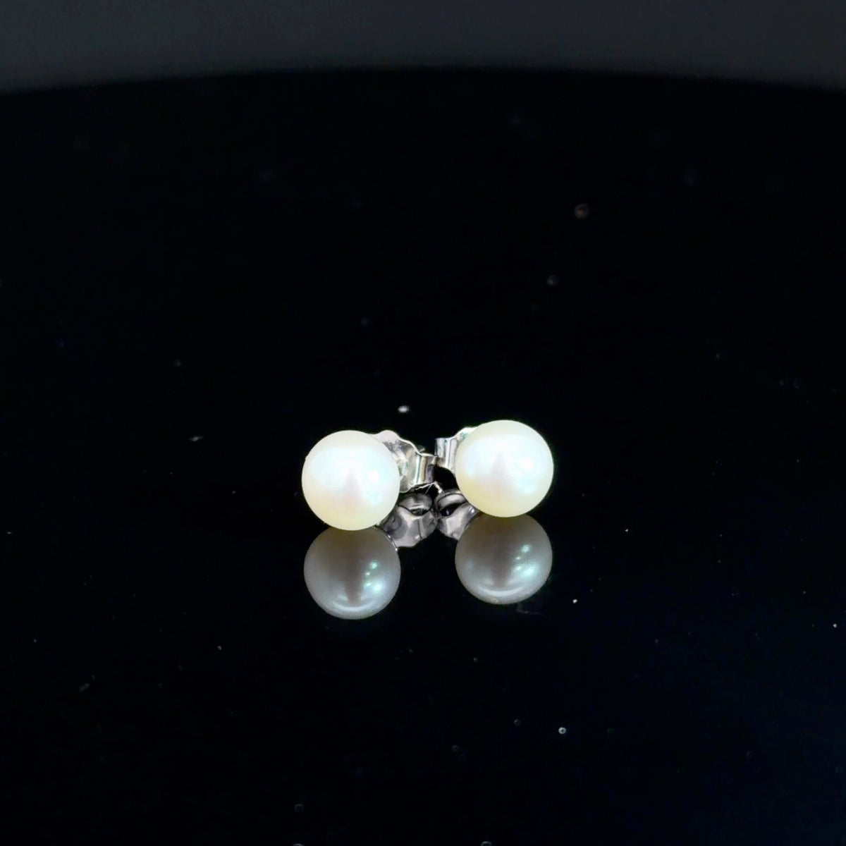 14k Pearl Studs