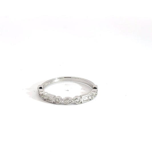 Lady's 14k White Gold Diamond Ring .26cttw