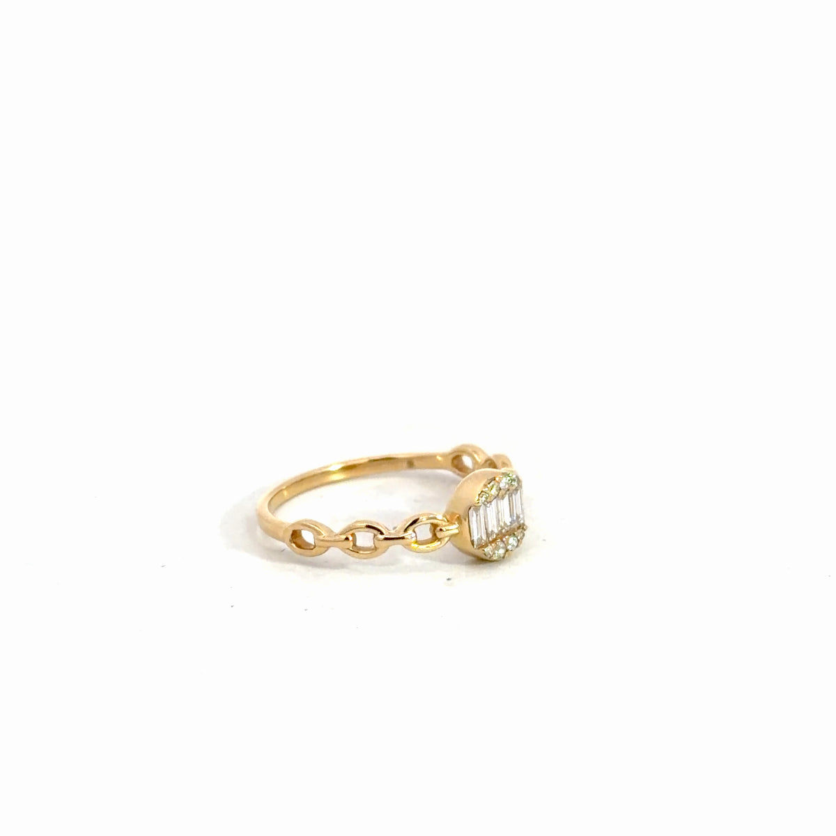14k Yellow Gold Round Brilliant & Baguette Diamond Ring .21cttw