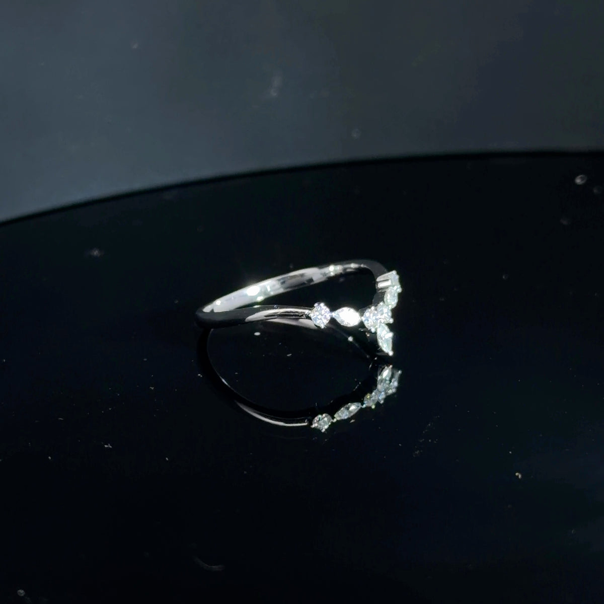 14k White Gold Diamond Contour Band .22cttw