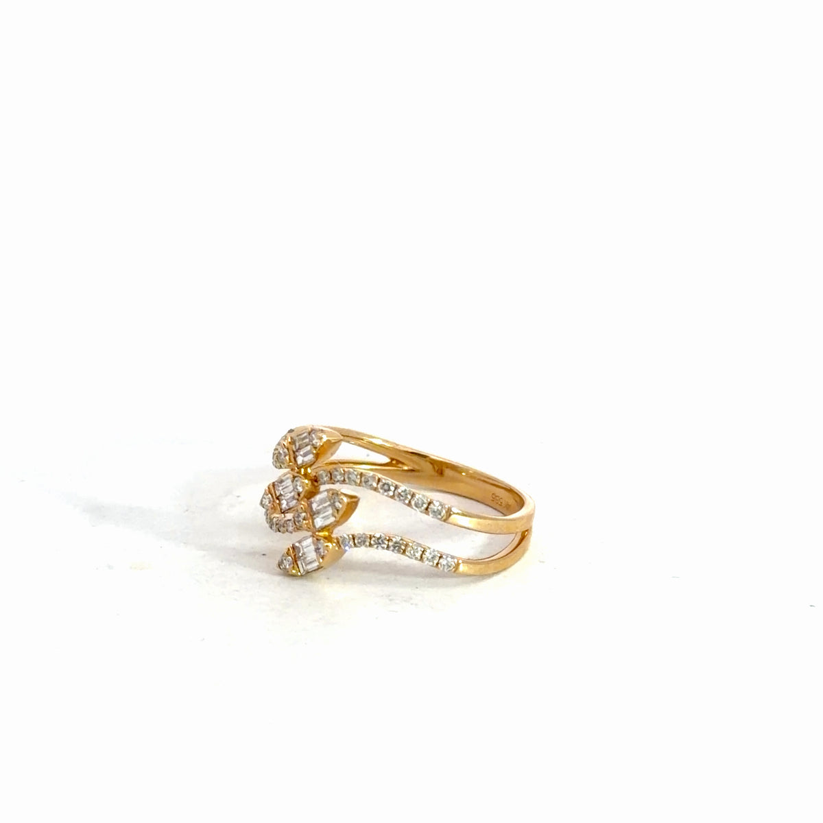 14k Yellow Gold Round & Baguette Diamond Fashion RIng .44cttw