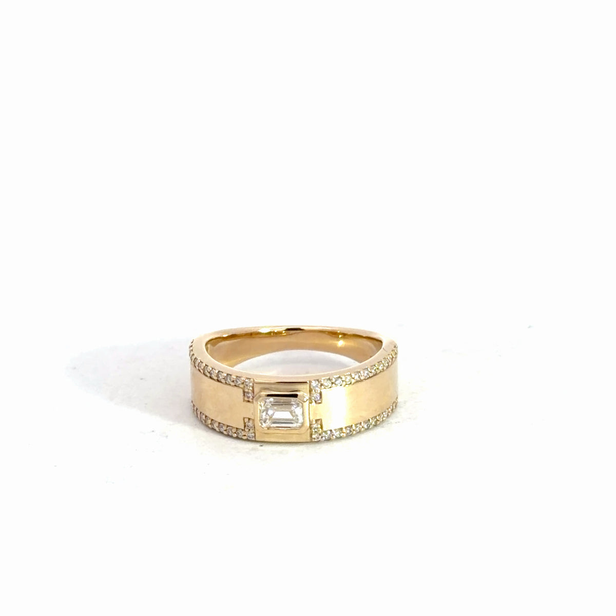 14k Yellow Gold Emerald Cut & Round Brilliant Diamond Ring