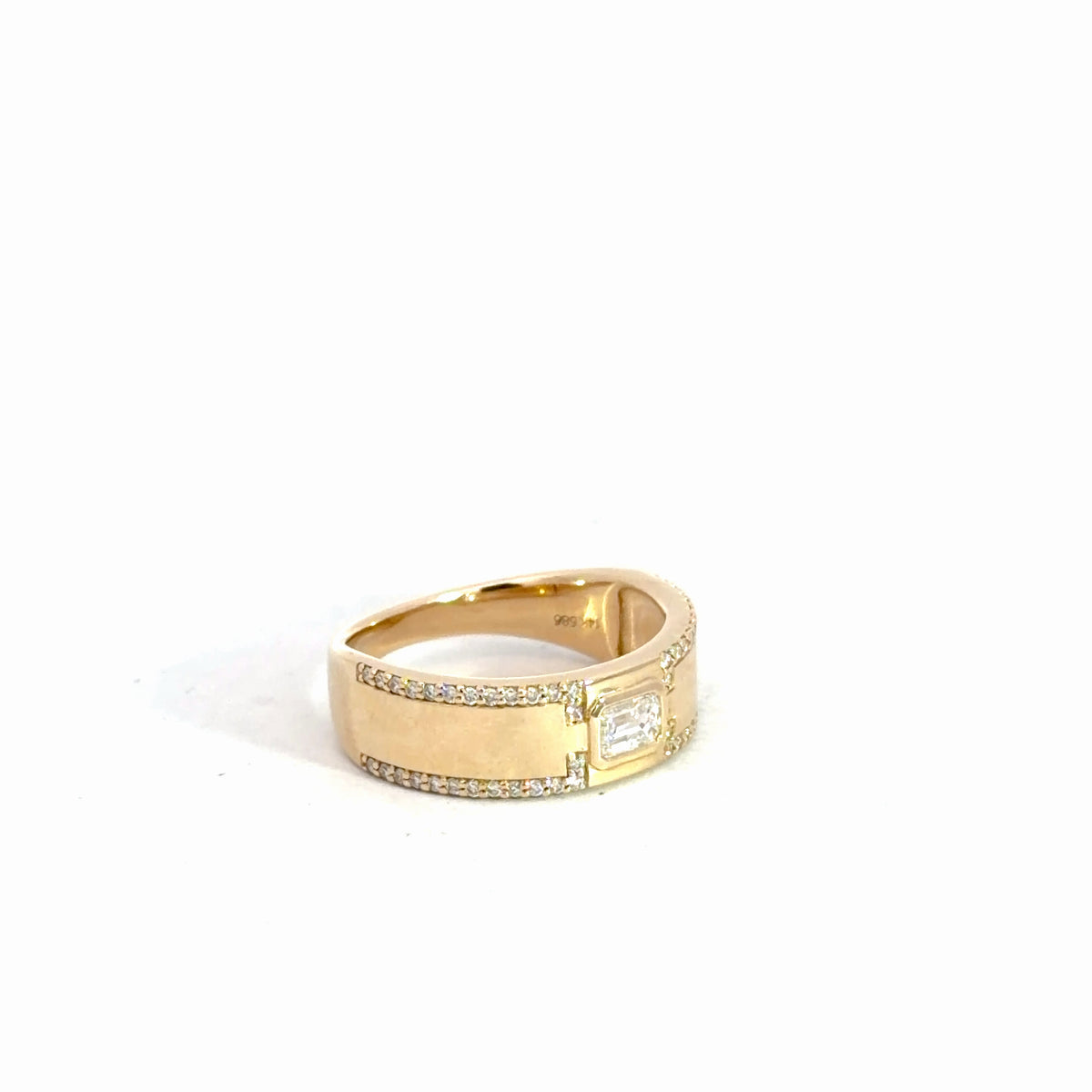 14k Yellow Gold Emerald Cut & Round Brilliant Diamond Ring