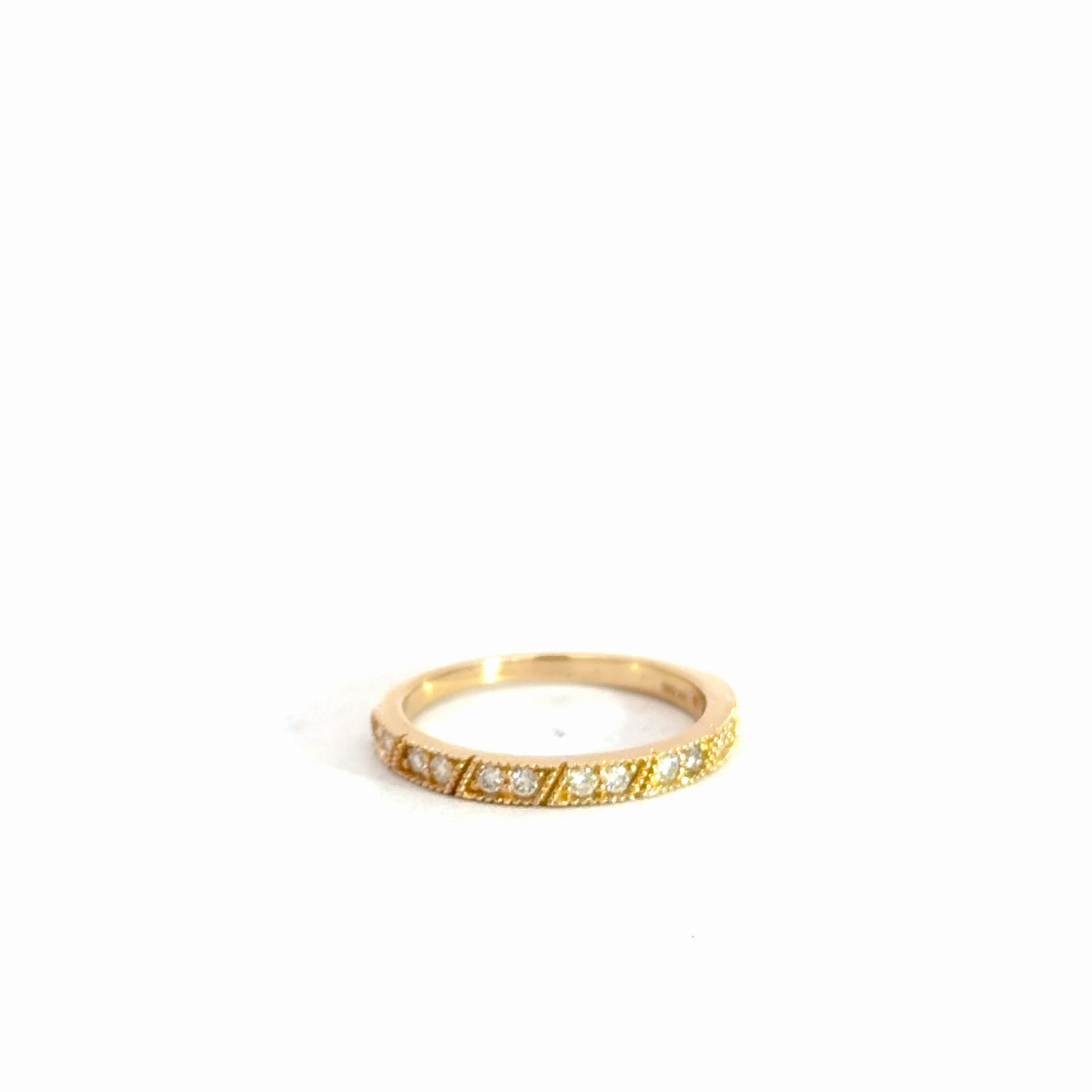 14k Yellow Gold Diamond Band .27cttw