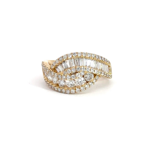 14k Yellow Gold Baguette & Round Diamond Ring 2cttw