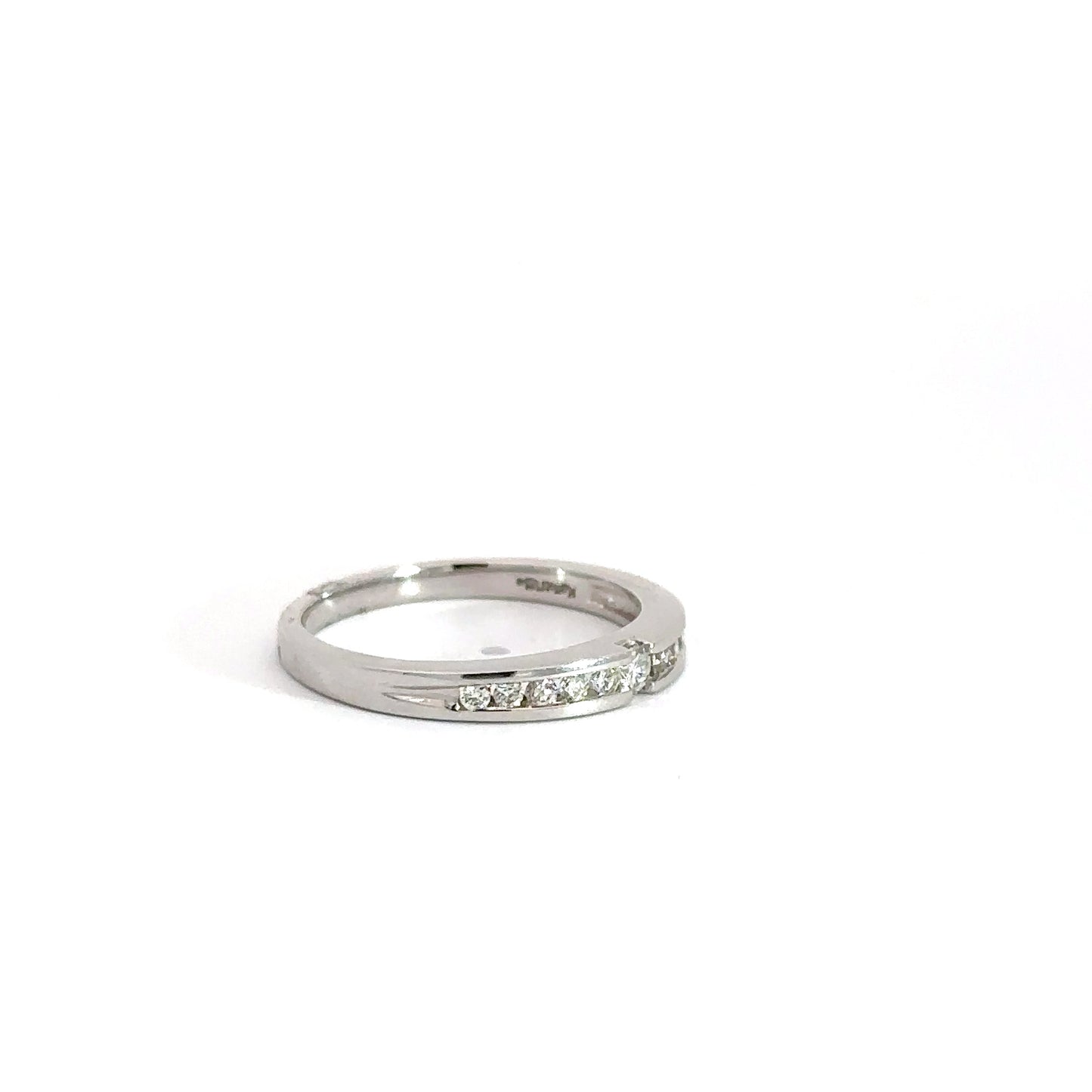 14k White Gold Channel Ring 1/4cttw