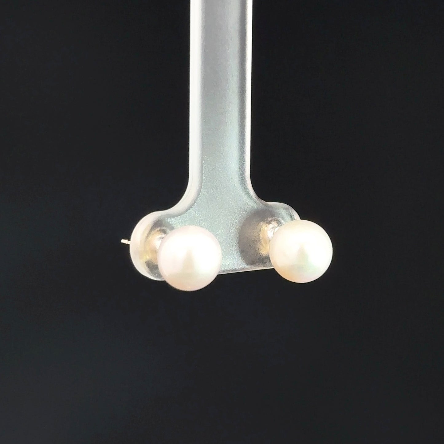 14k Yellow Gold 7.5-8mm Pearl Studs