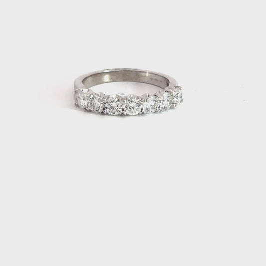 Lady's 14k White Gold Round Brilliant Diamond Band 1.13cttw