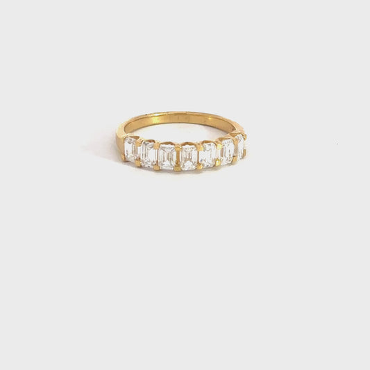 Lady's 14k Yellow Gold Emerald  Lab Grown Diamond Band 1.17cttw